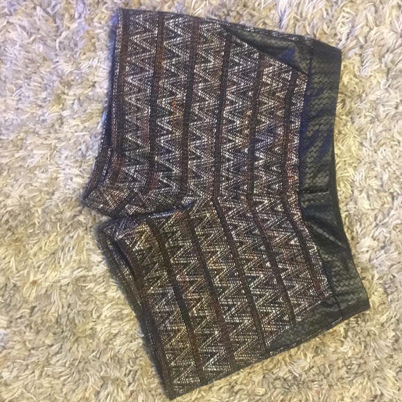 shorts - Picture 2 of 5